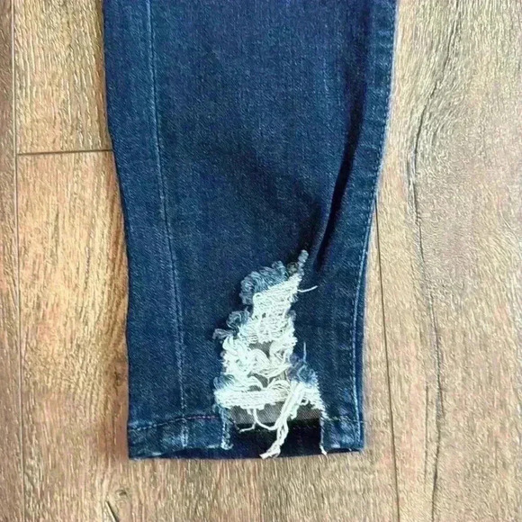 KanCan Jeans. Brand new with tags. Women’s size 3/25. High rise, super skinny. - Picture 5 of 9